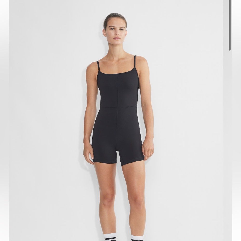 Wilfred Divinity 7’’ shorts romper size M Black - Picture 7 of 7